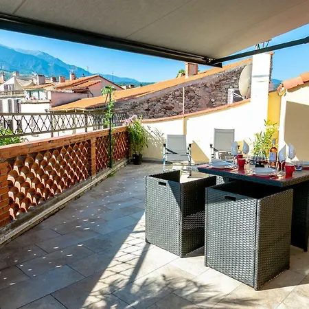 Attique Des Fontaines Apartamento